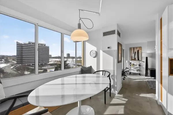 2510 Grand BLVD #1102, Kansas City, MO 64108