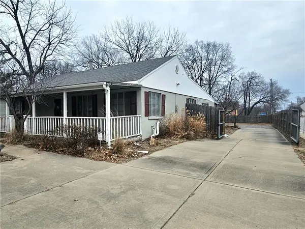 7201 N Holmes ST, Gladstone, MO 64118