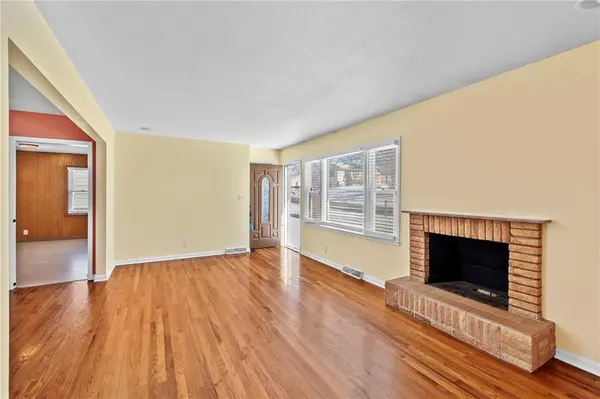 624 NE 39th TER, Kansas City, MO 64116