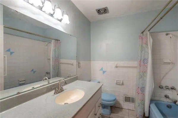 8428 James A Reed RD, Raytown, MO 64138