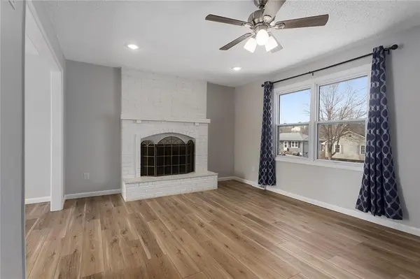 700 W McDowell AVE, Odessa, MO 64076