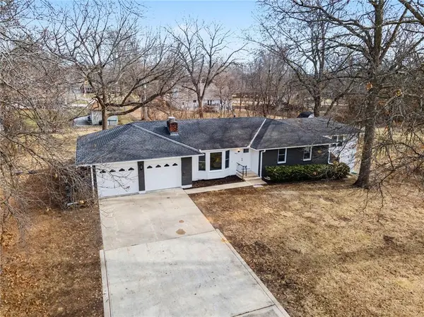 960 Glengera ST, Peculiar, MO 64078