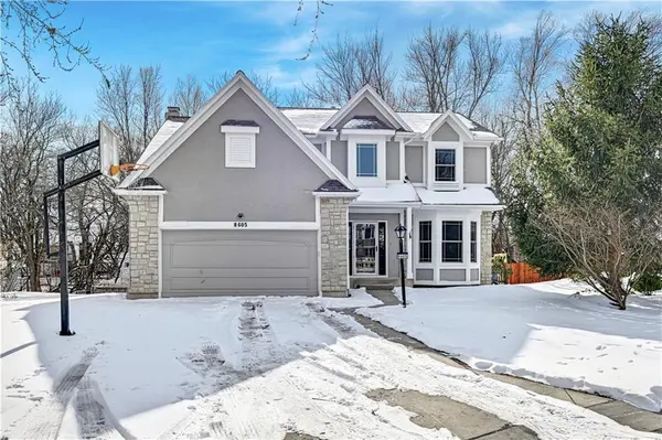 8605 W 152nd TER, Overland Park, KS 66223