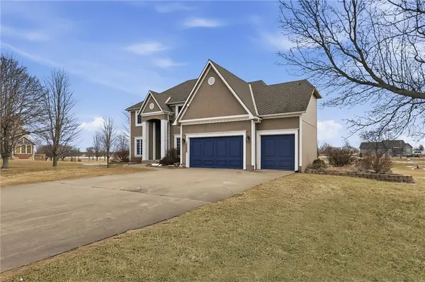 21201 S Jefferson Pkwy, Pleasant Hill, MO 64080