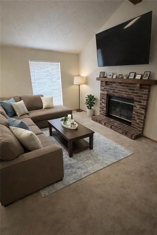 8537-8539 Goddard ST, Overland Park, KS 66214