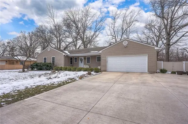 6800 Glenwood ST, Overland Park, KS 66204