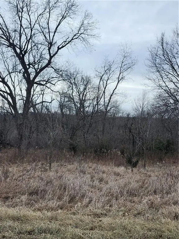 174 Holiday DR, Linn Valley, KS 66040