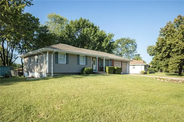 122 SE Moore ST, Blue Springs, MO 64014