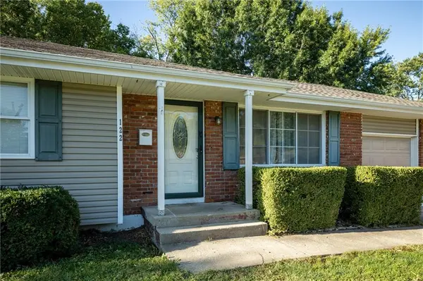 122 SE Moore ST, Blue Springs, MO 64014