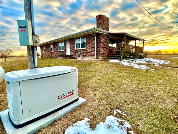 3284 S M HWY, Schell City, MO 64783
