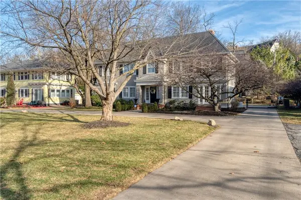 4983 Ward Pkwy, Kansas City, MO 64112