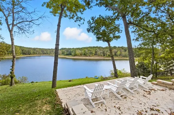 31 Good Oak DR, Lake Ozark, MO 65049