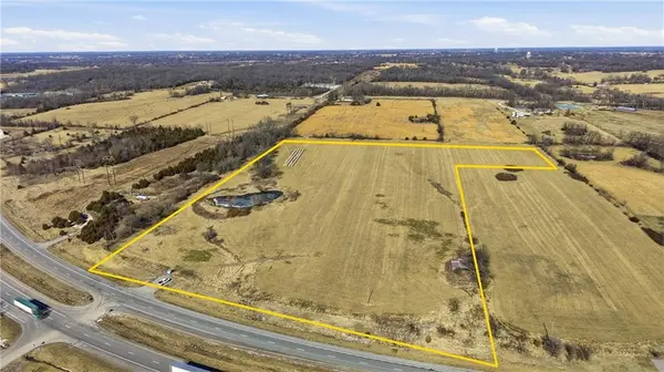 27820 S State Route 7 HWY, Harrisonville, MO 64701