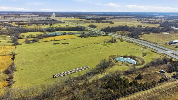 27820 S State Route 7 HWY, Harrisonville, MO 64701
