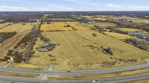 27820 S State Route 7 HWY, Harrisonville, MO 64701