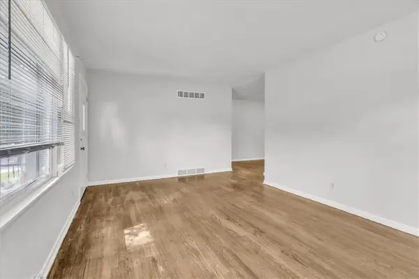 425 Maple ST, Liberty, MO 64068