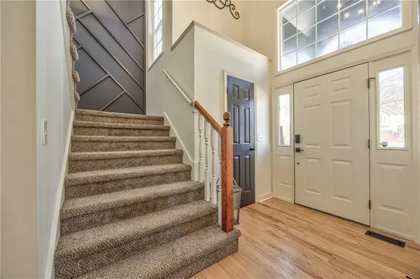 1017 Pebblebeach DR, Lansing, KS 66043