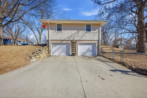 2502 Flintstone DR, St Joseph, MO 64505