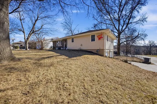 2502 Flintstone DR, St Joseph, MO 64505