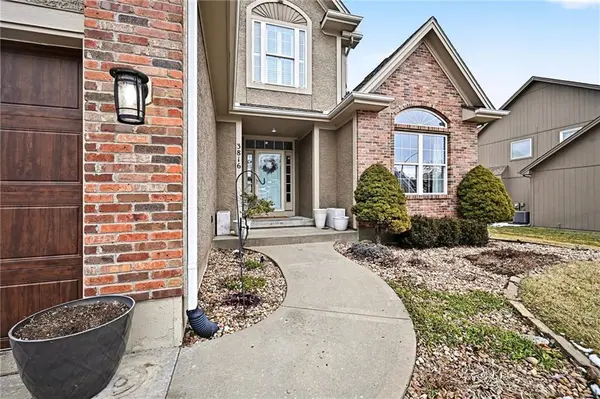 3816 NE 94th TER, Kansas City, MO 64156