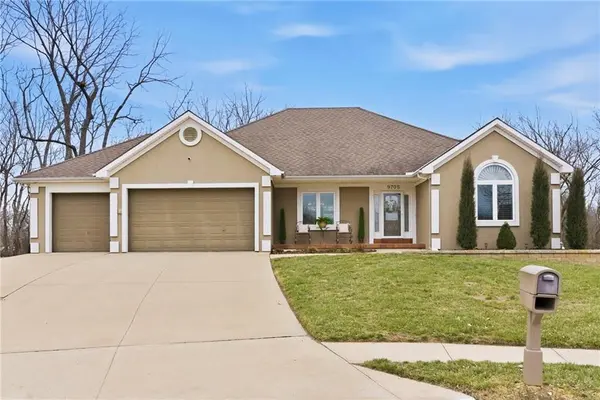 9705 Leslie AVE, Kansas City, MO 64139