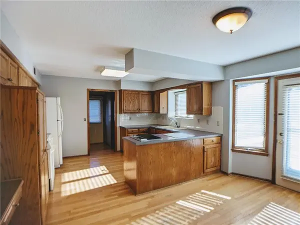 4821 W 122 TER, Leawood, KS 66209