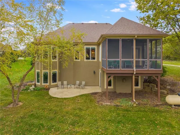 18876 W 252nd ST, Paola, KS 66071
