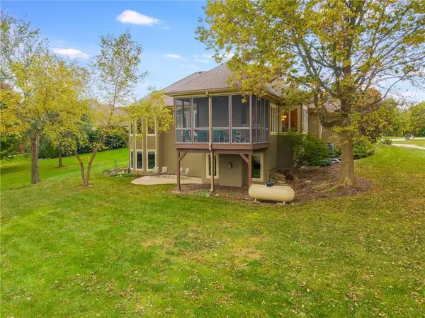 18876 W 252nd ST, Paola, KS 66071