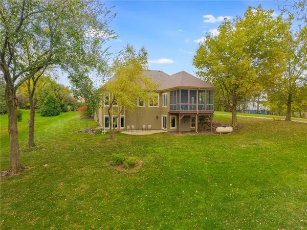 18876 W 252nd ST, Paola, KS 66071