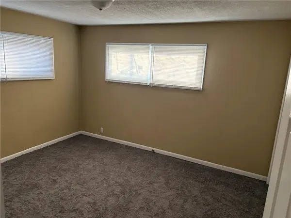7405 E 112th ST, Kansas City, MO 64134
