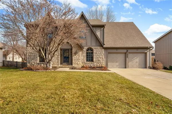 10405 King ST, Overland Park, KS 66214