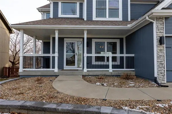 17811 Greyhawke Ridge DR, Smithville, MO 64089