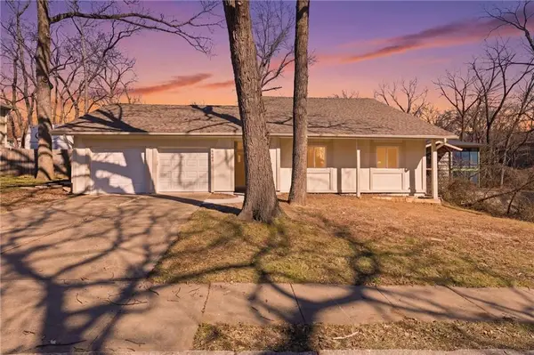6507 GOODMAN DR, Mission, KS 66202