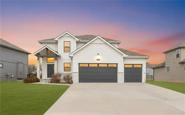 1225 Hillmann LN,  Warrensburg,  MO 64093
