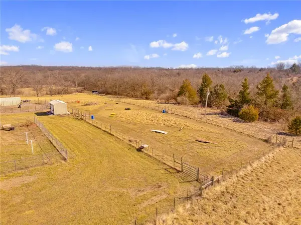 12809 E 246th TER, Peculiar, MO 64078