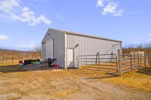 12809 E 246th TER, Peculiar, MO 64078