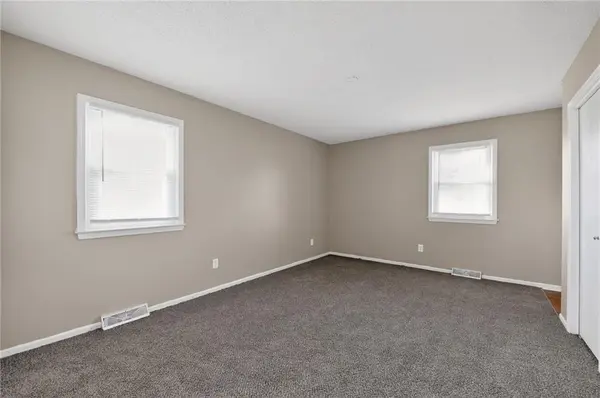 7509 E 127 ST, Grandview, MO 64030