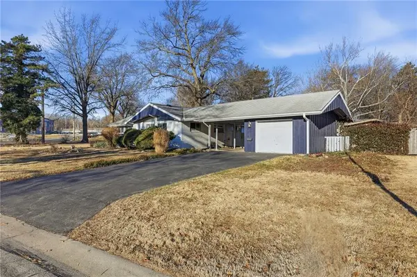 7725 Lamar AVE, Prairie Village, KS 66208