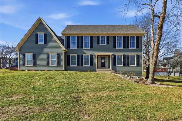 12526 Walmer ST, Overland Park, KS 66209