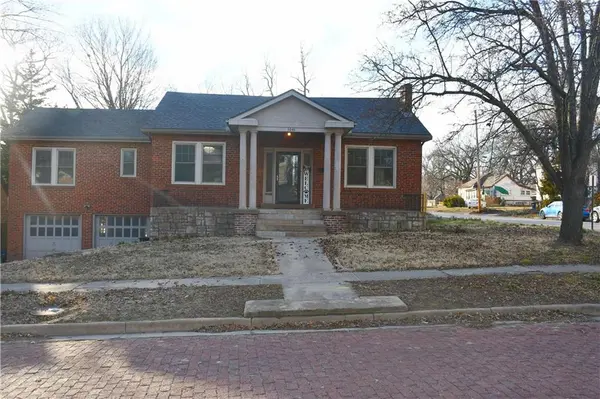 1041 N 5th ST, Independence, KS 67301