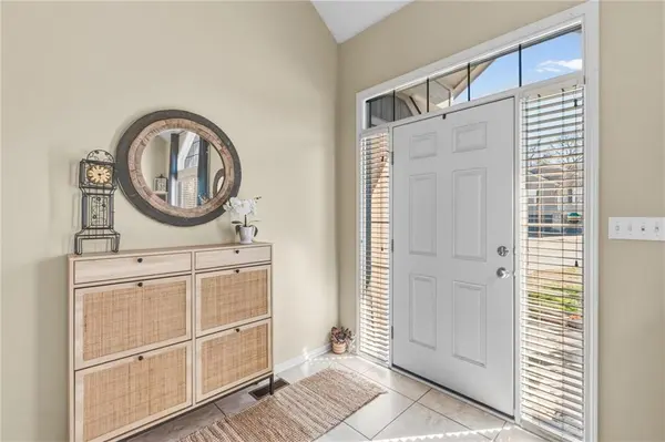 416 SW Stacey DR, Lee's Summit, MO 64082