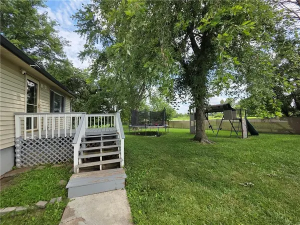 27722 S State Route 7 HWY, Harrisonville, MO 64701