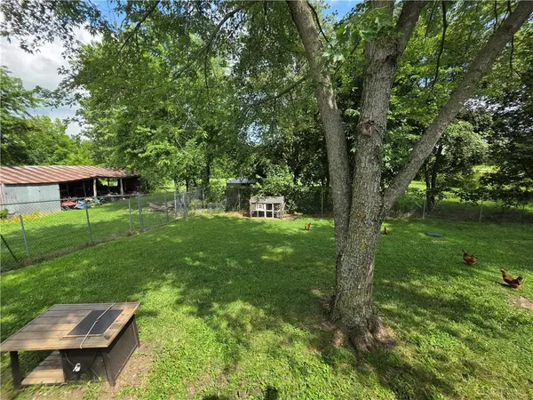 27722 S State Route 7 HWY, Harrisonville, MO 64701