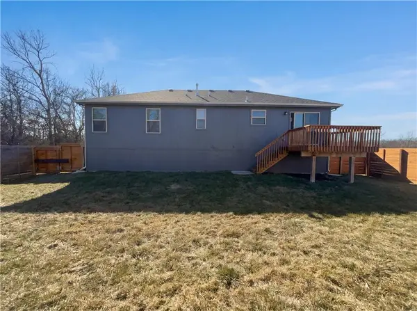 216 Greystone WAY, Grain Valley, MO 64029