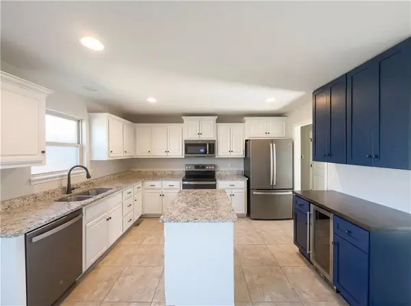 216 Greystone WAY, Grain Valley, MO 64029