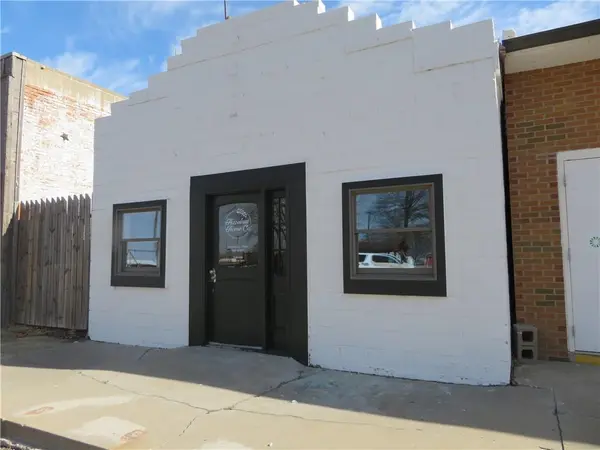 214 Railroad ST, Nortonville, KS 66060
