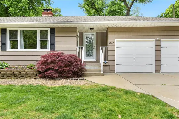 6700 Marty ST, Overland Park, KS 66204