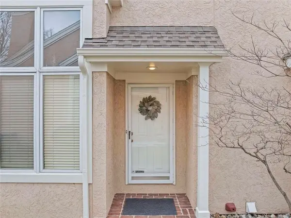 12209 Grant LN, Overland Park, KS 66213