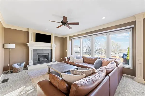 20179 W 108th TER, Olathe, KS 66061