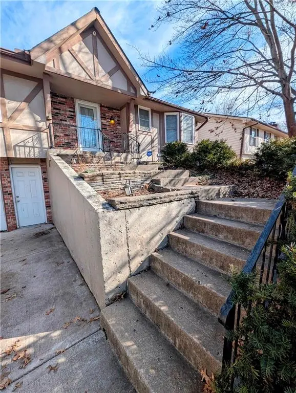 8113 N Serene AVE, Kansas City, MO 64152